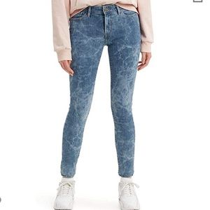 NWOT Levi’s 711 Skinny Jeans